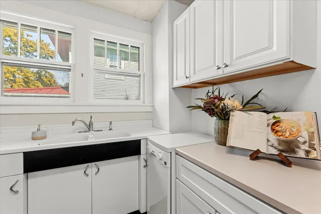 $159,900 | 707 South Pine Street, Champaign, IL 61820