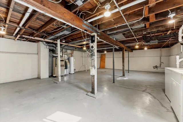 $159,900 | 707 South Pine Street, Champaign, IL 61820