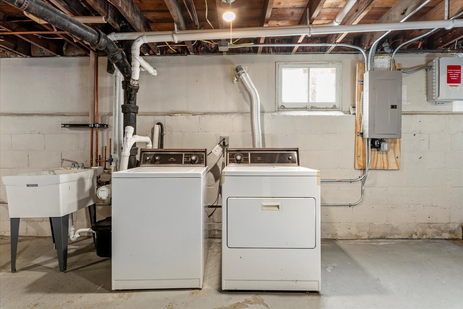 707 South Pine Street Champaign, IL 61820 - Photo 22 of 32 a utility room with dryer and washer