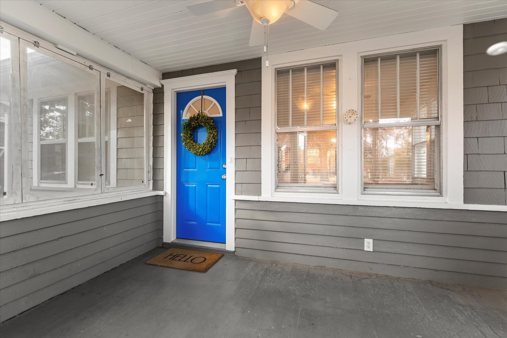 707 South Pine Street Champaign, IL 61820 - Photo 4 of 32 a view of an entryway door