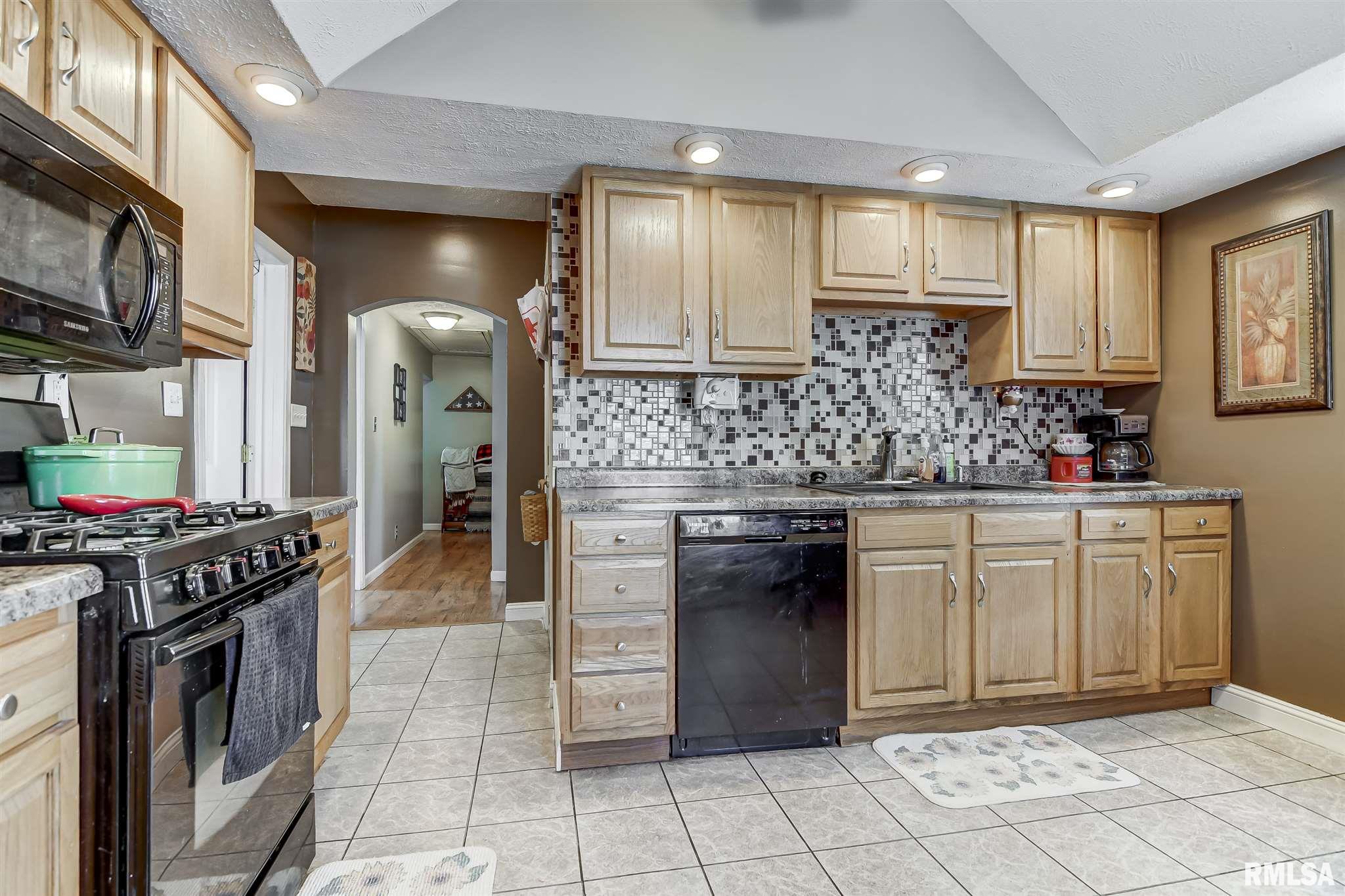 952 North 19th Street Springfield, IL 62702 - Photo 6 of 22