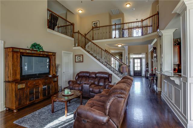 125 Circuit Road Franklin, TN 37064 - Photo 6 of 20 Great flow for entertaining. Notice the beautiful details - columns, wainscoting & balusters.