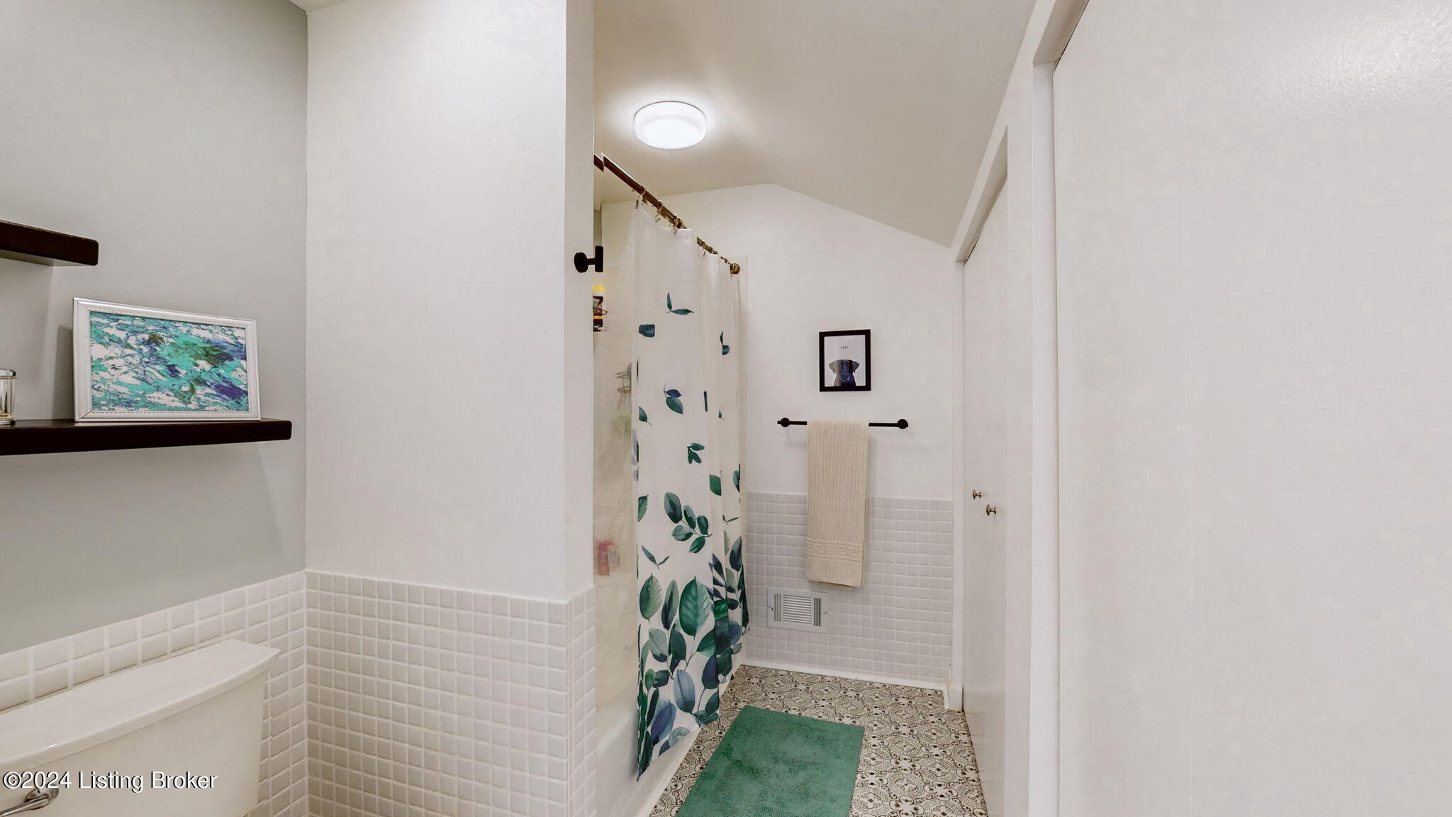 1405 Elm Road, Unit 3 Louisville, KY 40223 - Photo 23 of 42 1405 Elm Rd Apt 3 Anchorage, KY 40223