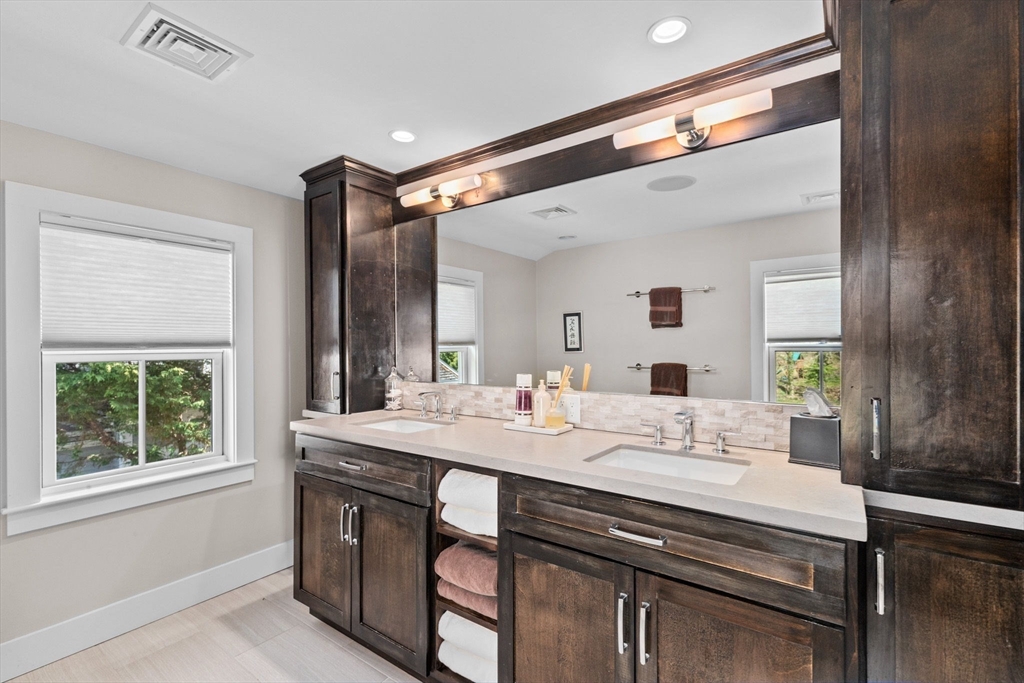 132 Main Street Hingham, MA 02043 - Photo 22 of 42