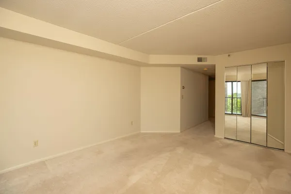$350,000 | 600 4th Street Southwest, Unit 605, Rochester, MN 55902