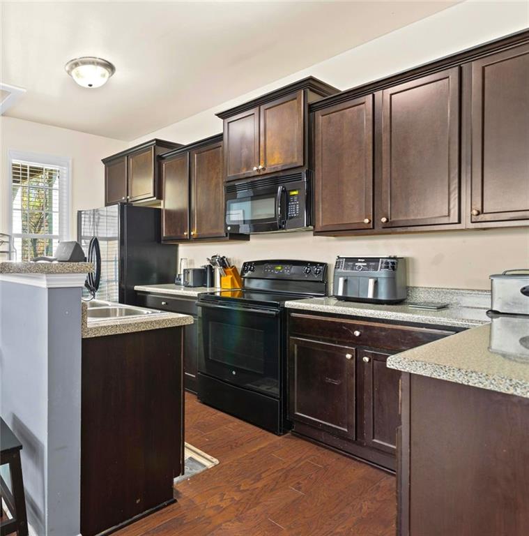 141 Dunleith Parkway Southwest Marietta, GA 30008 - Photo 11 of 40