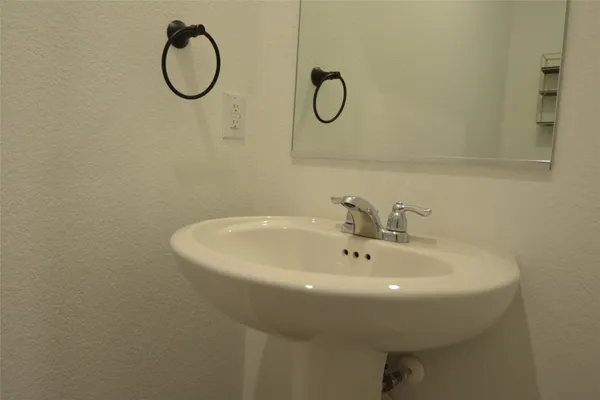 $223,500 | 600 Clear Sky Drive, Lockhart, TX 78644