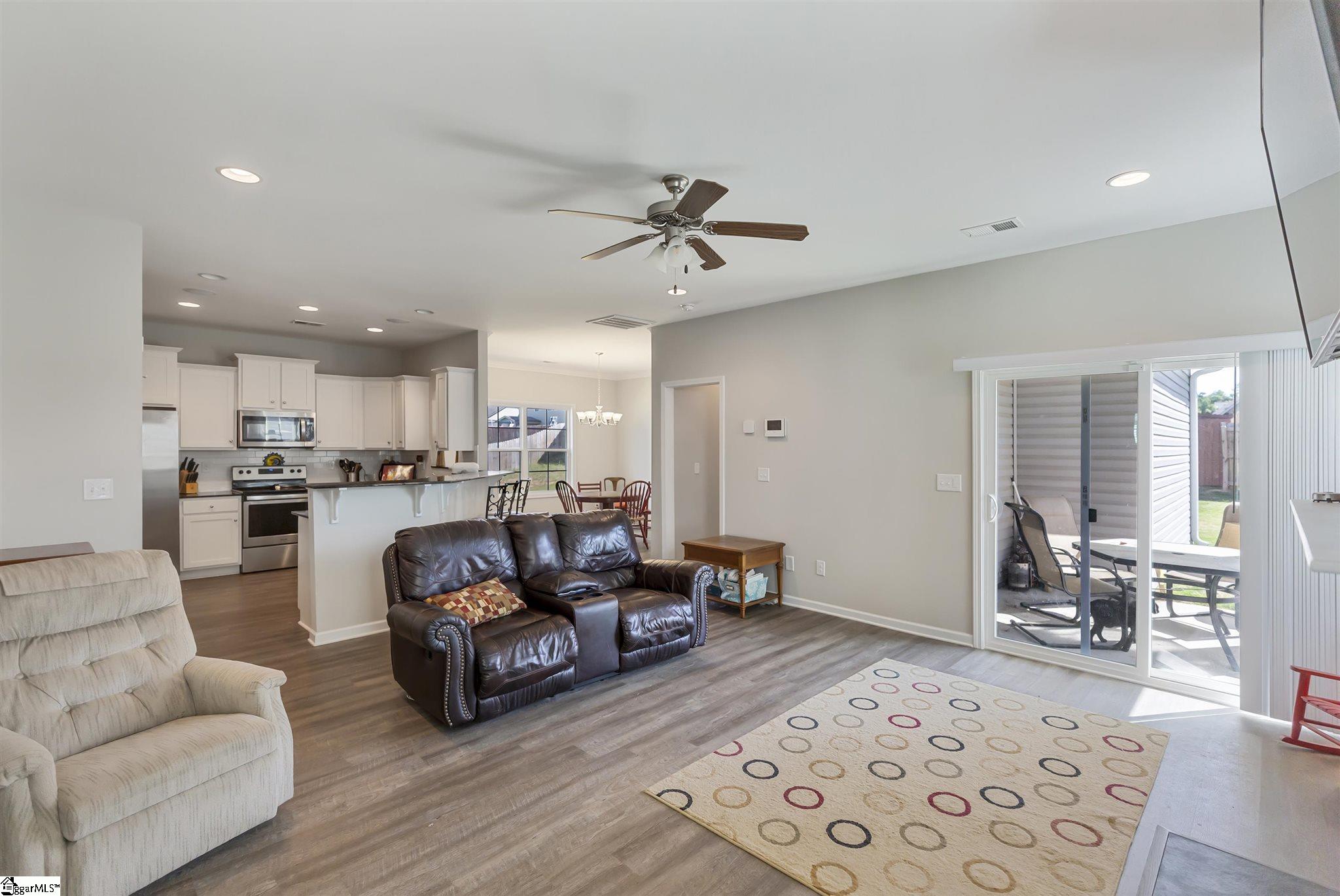 808 Camberwell Road Simpsonville, SC 29680 - Photo 4 of 28 Gallery Image 4