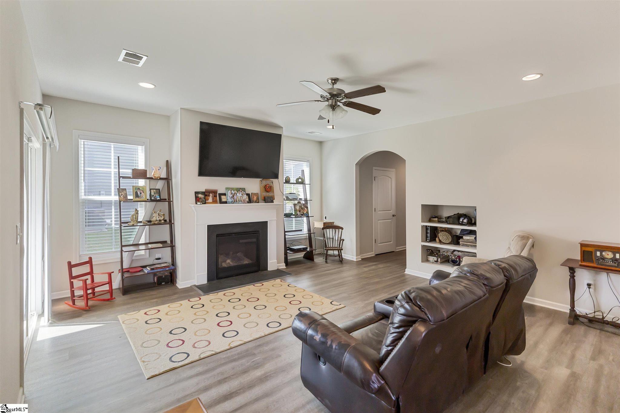 808 Camberwell Road Simpsonville, SC 29680 - Photo 5 of 28 Gallery Image 5