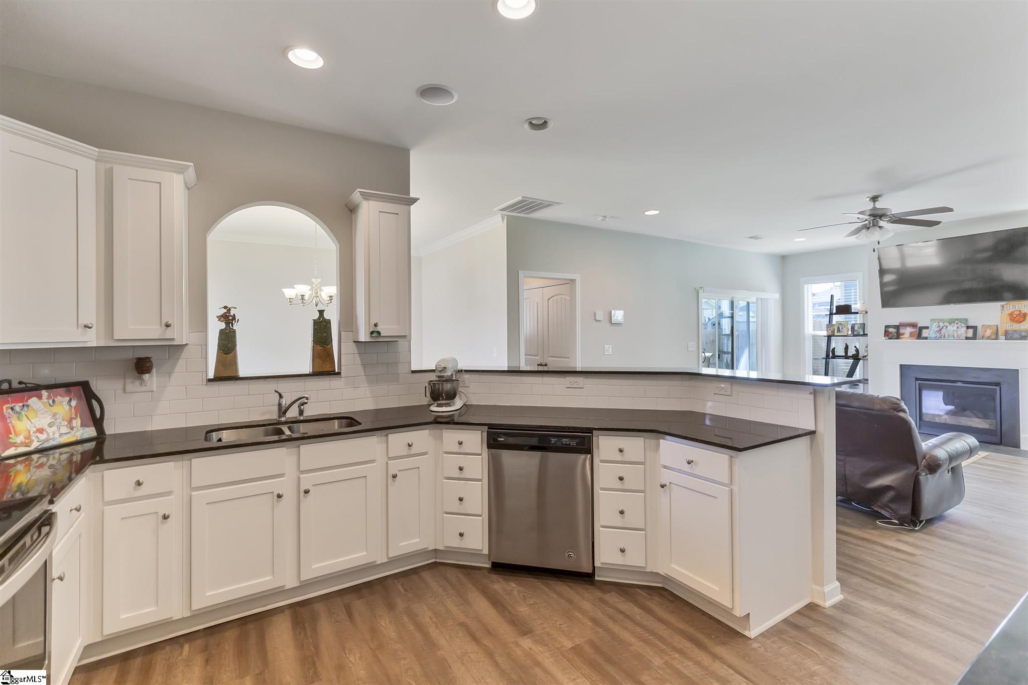 808 Camberwell Road Simpsonville, SC 29680 - Photo 8 of 28 Gallery Image 8