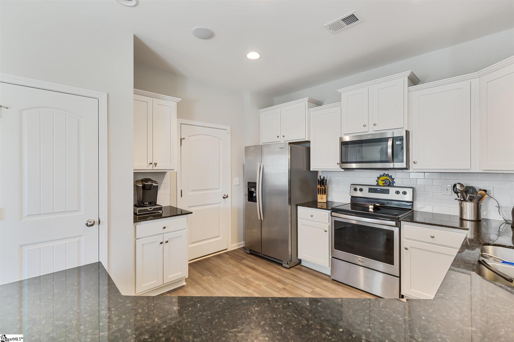 808 Camberwell Road Simpsonville, SC 29680 - Photo 9 of 28 Gallery Image 9