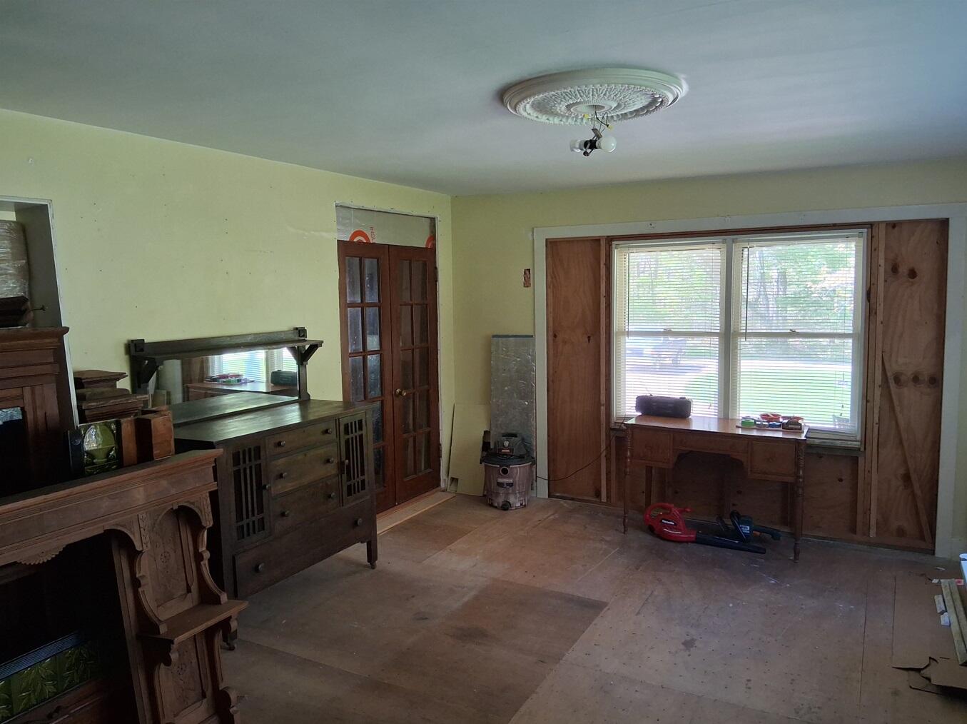 3154 Defay Road Stevensville, MI 49127 - Photo 17 of 45 22_Parlor no window Lkg NW 4x3