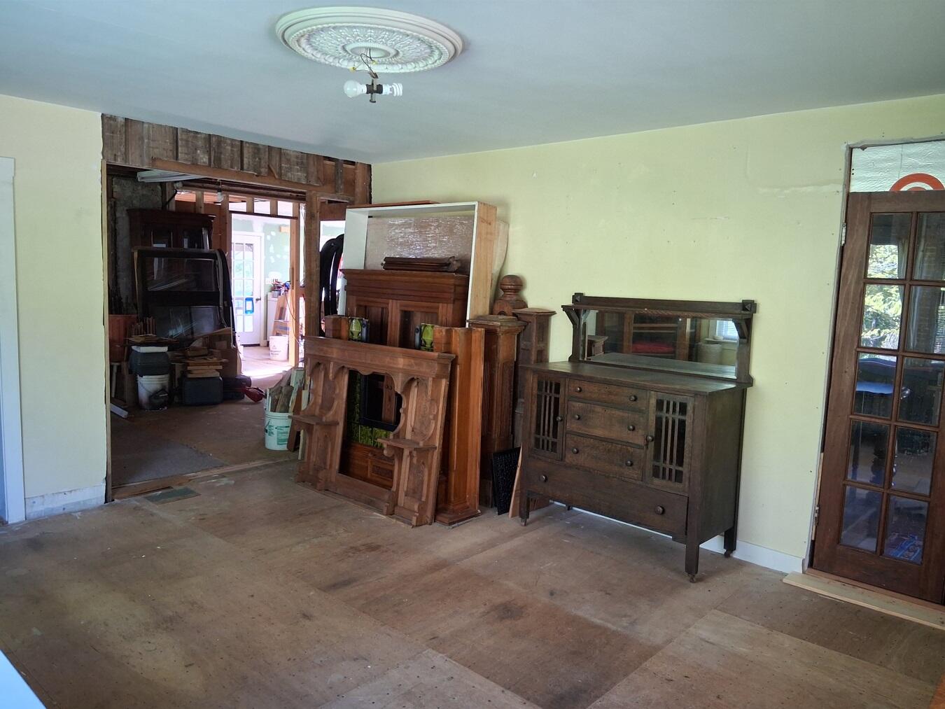 3154 Defay Road Stevensville, MI 49127 - Photo 18 of 45 23_Parlor no window Lkg SW 4x3