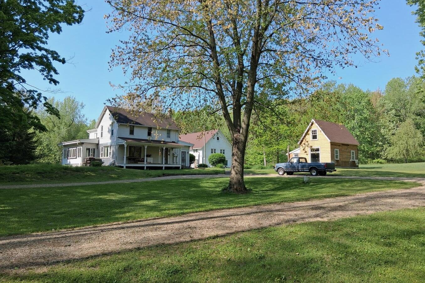 3154 Defay Road Stevensville, MI 49127 - Photo 2 of 45 2_Front drive 3x2