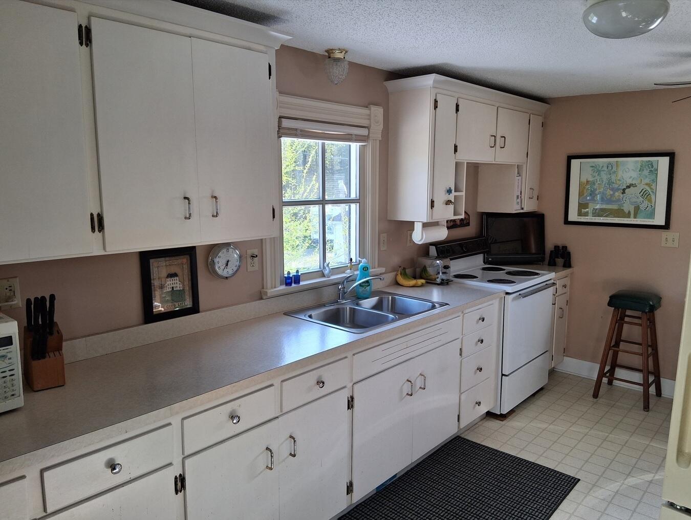 3154 Defay Road Stevensville, MI 49127 - Photo 29 of 45 36_Kitchen 4-28-26 4x3