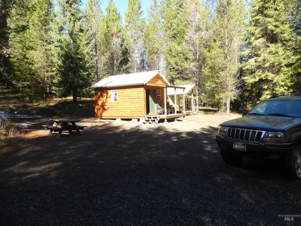 $235,000 | 23860 Easy Lane, Winchester, ID 83555