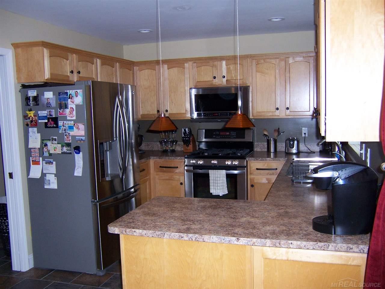 24966 Armada Ridge Road Armada, MI 48005 - Photo 5 of 24 31261777-4.JPG