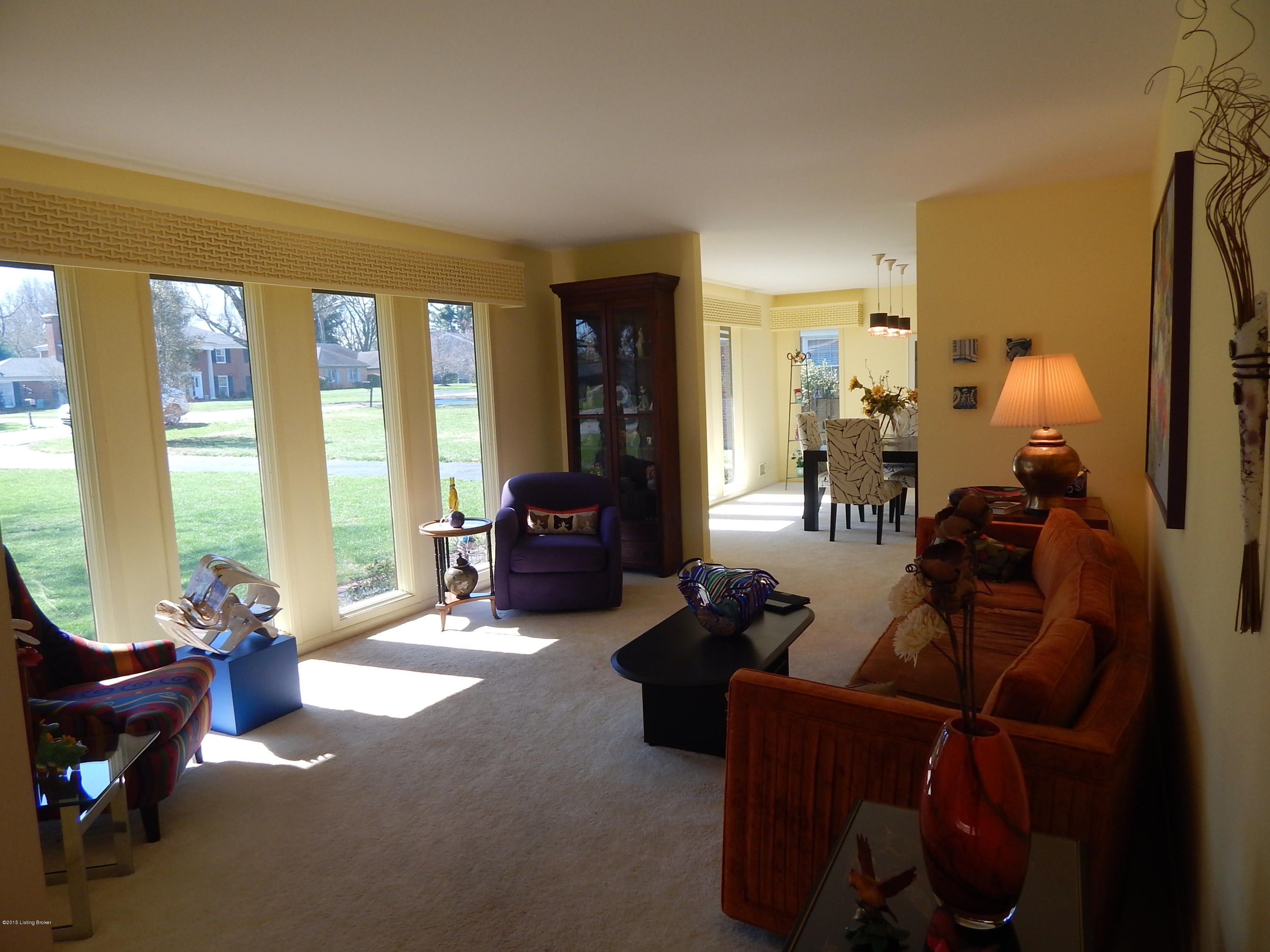 6105 Innes Trace Road Louisville, KY 40222 - Photo 4 of 18 Living room