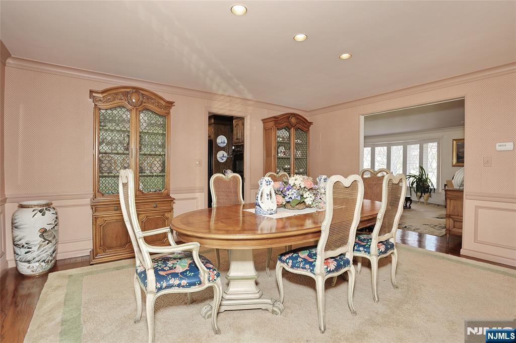 26 Glenwood Road Tenafly, NJ 07670 - Photo 11 of 50