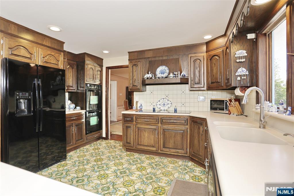 26 Glenwood Road Tenafly, NJ 07670 - Photo 13 of 50