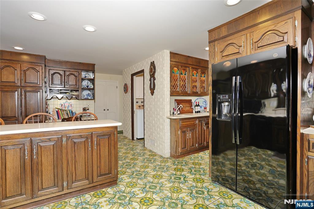 26 Glenwood Road Tenafly, NJ 07670 - Photo 15 of 50