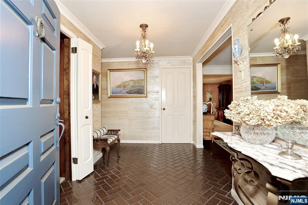 26 Glenwood Road Tenafly, NJ 07670 - Photo 3 of 50