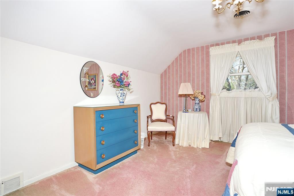 26 Glenwood Road Tenafly, NJ 07670 - Photo 32 of 50