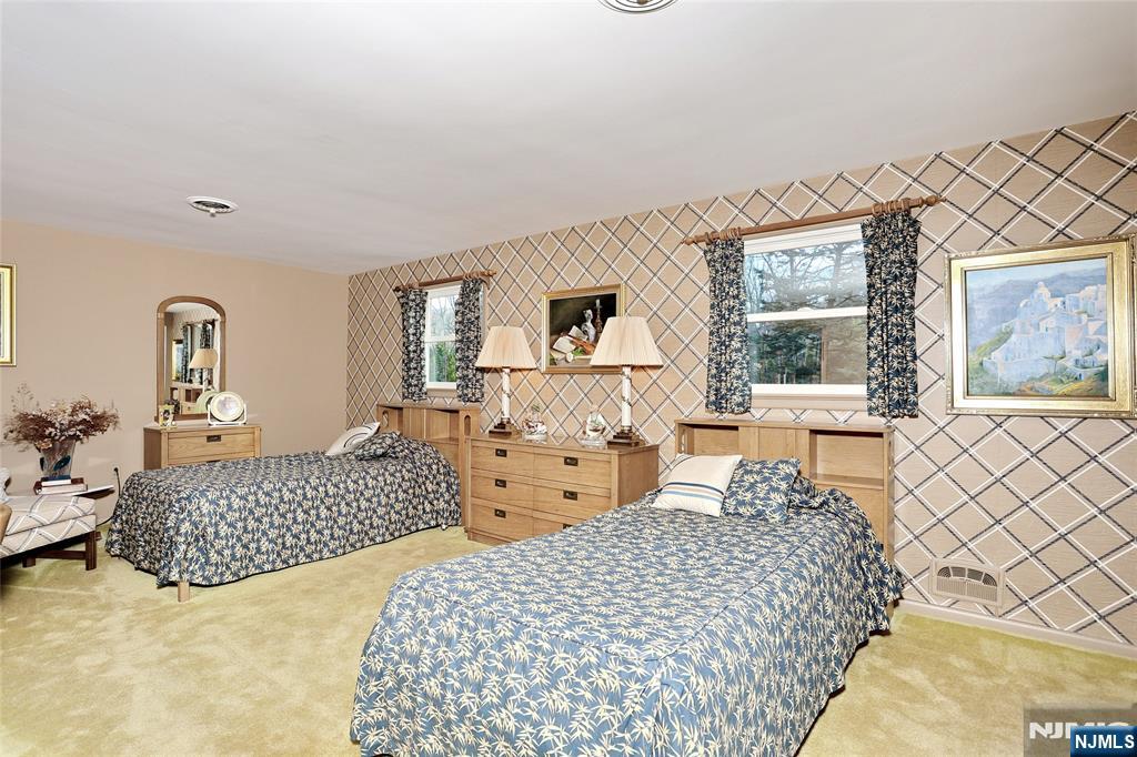 26 Glenwood Road Tenafly, NJ 07670 - Photo 33 of 50