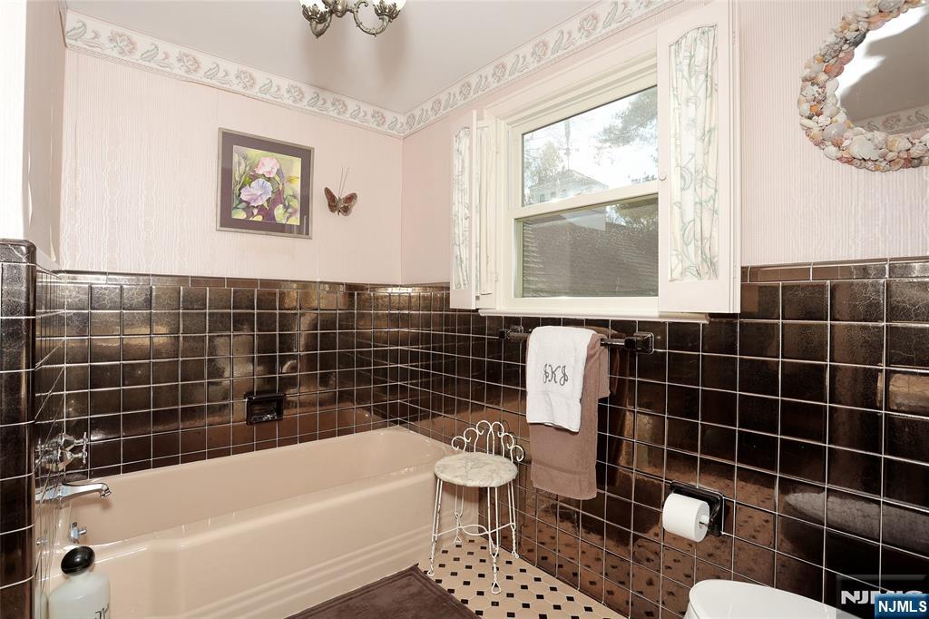 26 Glenwood Road Tenafly, NJ 07670 - Photo 36 of 50