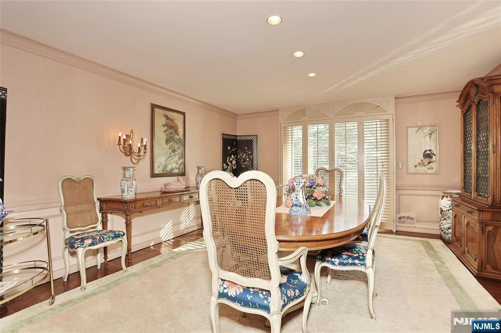 26 Glenwood Road Tenafly, NJ 07670 - Photo 10 of 50