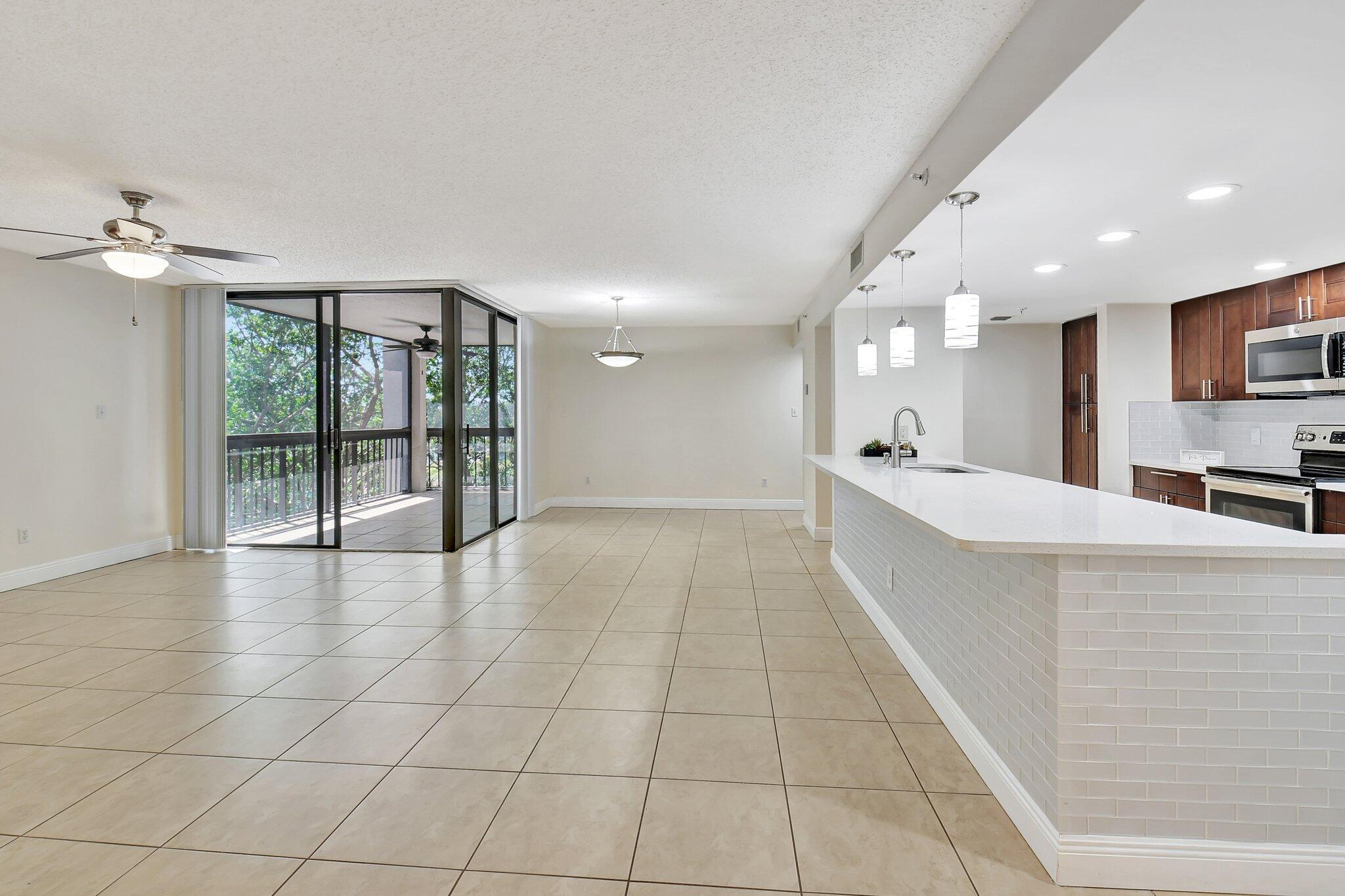 820 Lavers Circle, Unit G402 Delray Beach, FL 33444 - Photo 5 of 28 820 LAVERS CIRCEL #G402