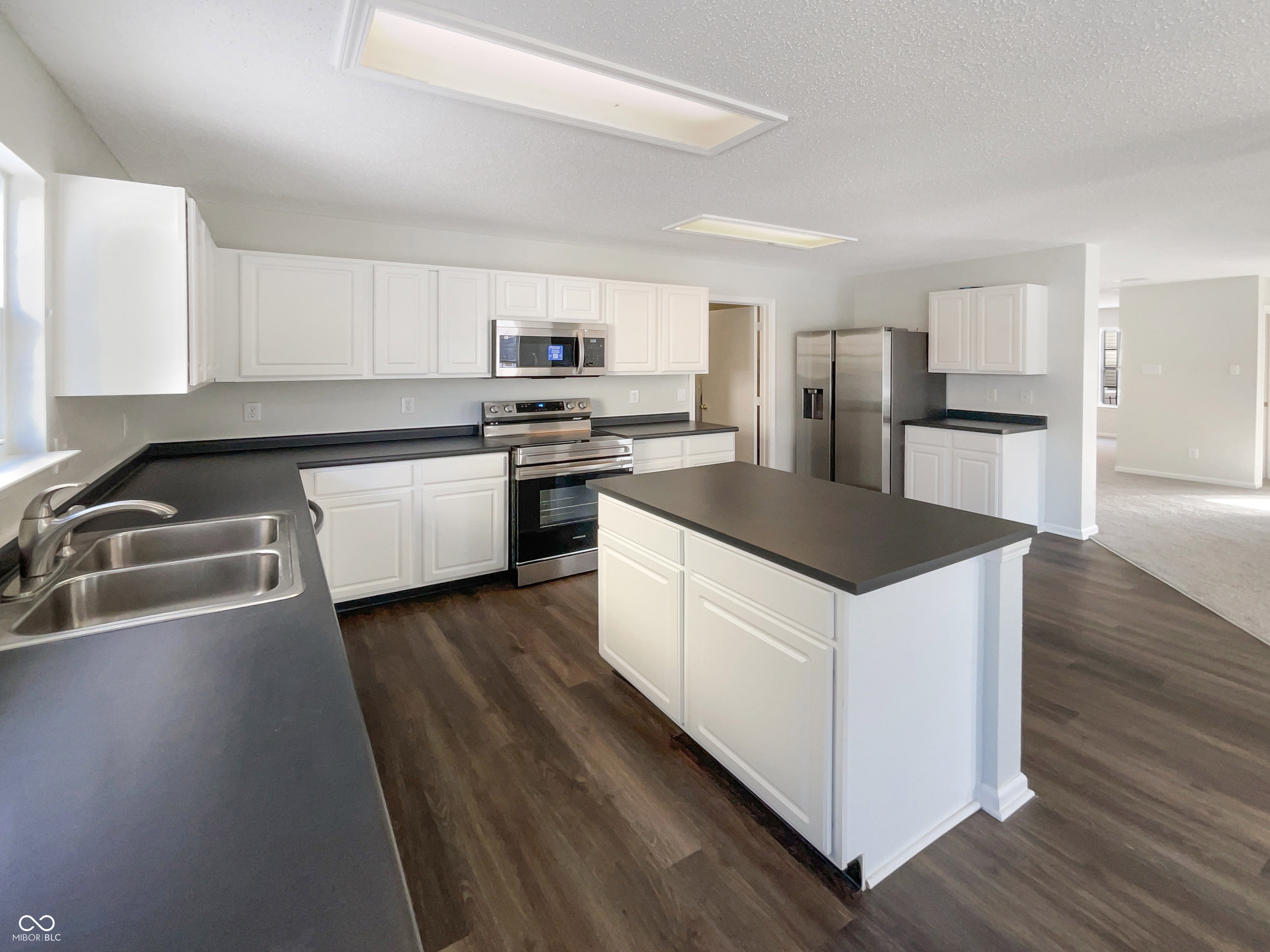 2264 Edgewater Circle Plainfield, IN 46168 - Photo 2 of 25