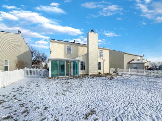 $345,000 | 2264 Edgewater Circle, Plainfield, IN 46168