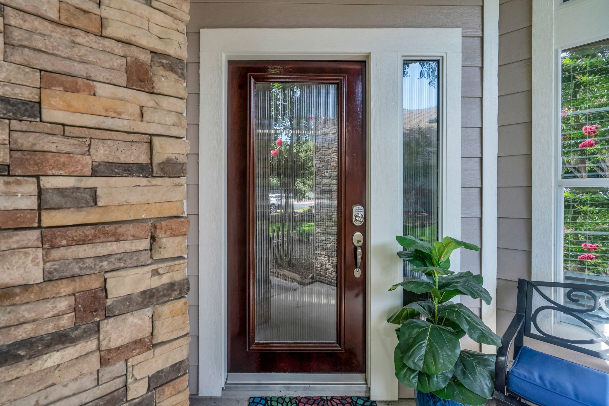 183 West Kentwick Place Conroe, TX 77384 - Photo 4 of 48