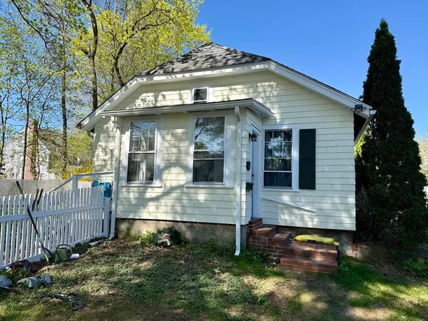 $2,800 | 21 1/2 Union Street, Natick, MA 01760