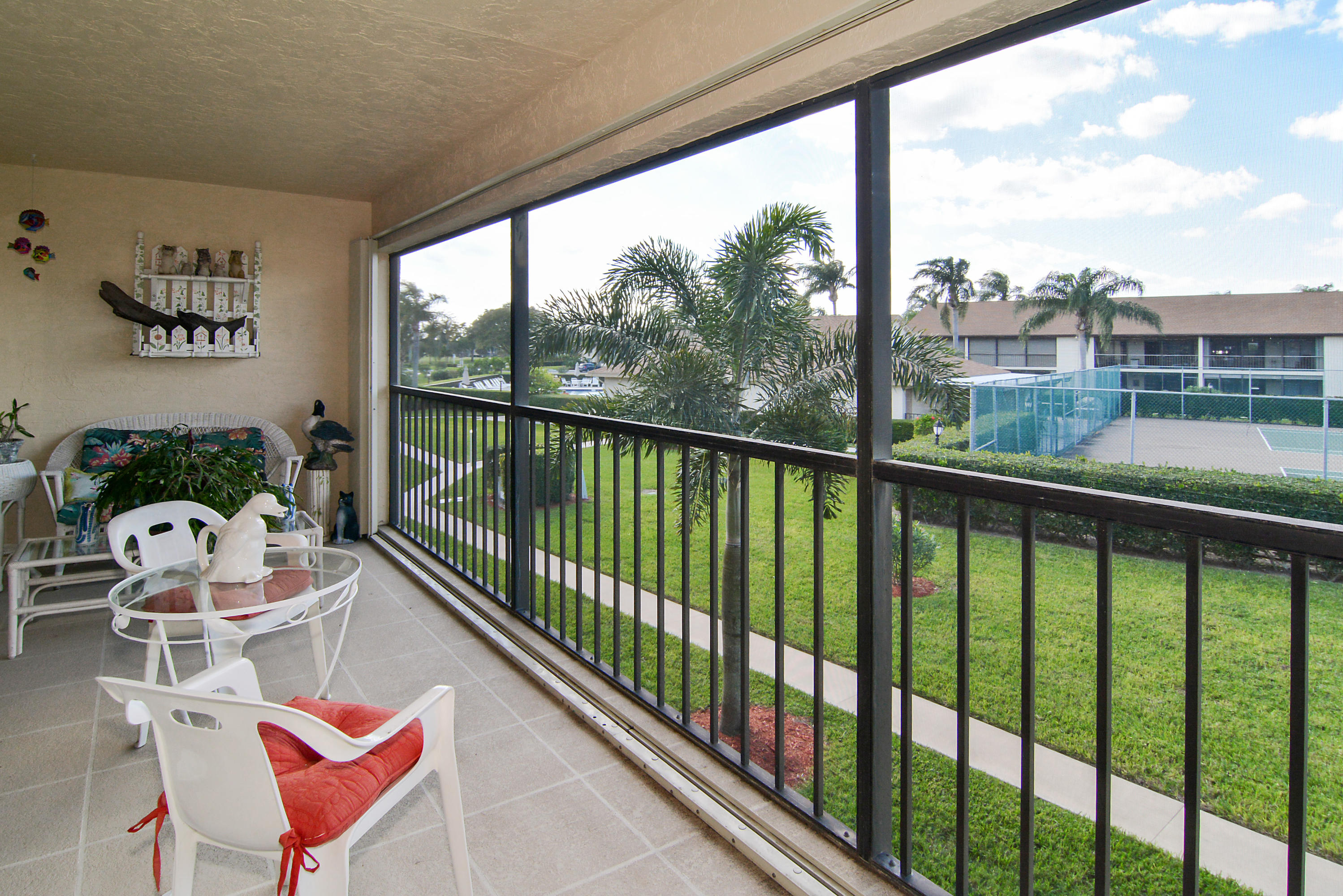902 Pinecrest Circle, Unit B Jupiter, FL 33458 - Photo 2 of 10 902PinecrestCirUnitB_print_147