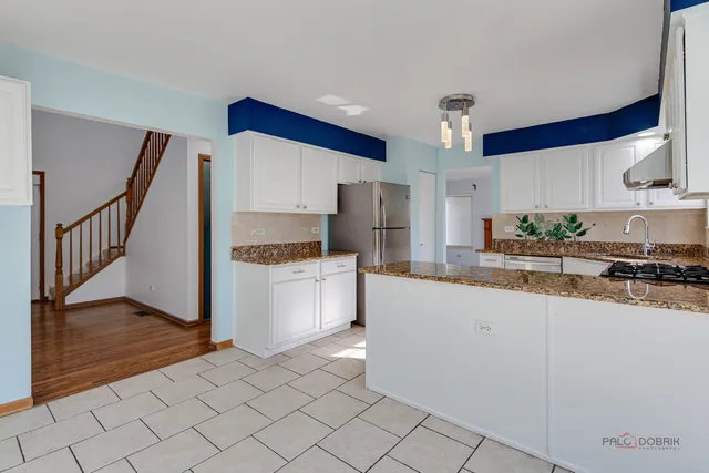 $599,900 | 2736 Bluewater Circle, Naperville, IL 60564