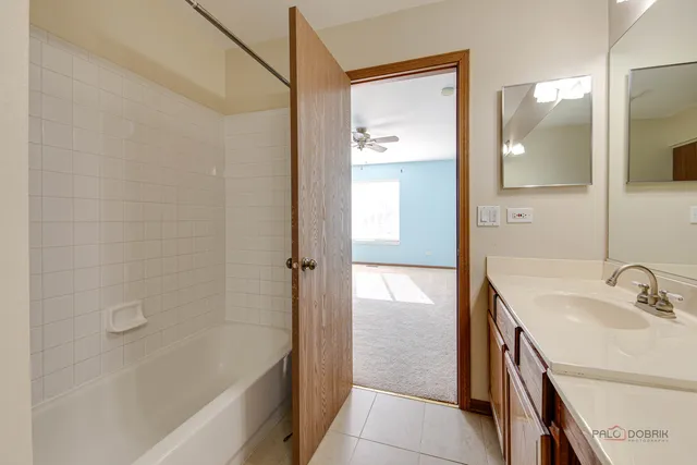 $599,900 | 2736 Bluewater Circle, Naperville, IL 60564