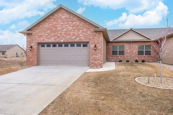 $409,900 | 1906 Dunraven Road, Bloomington, IL 61704