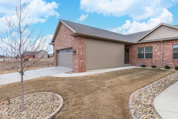 $409,900 | 1906 Dunraven Road, Bloomington, IL 61704