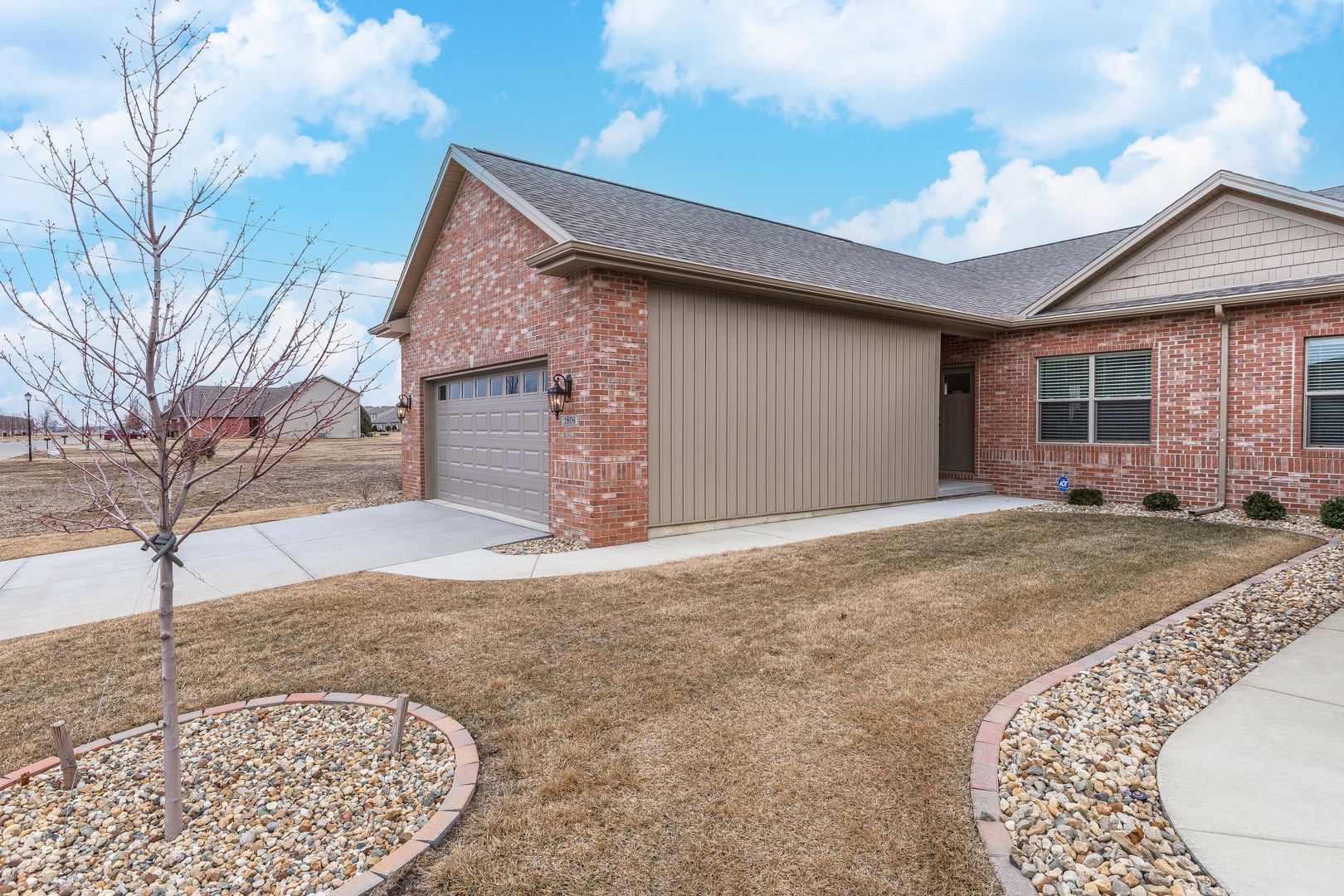 1906 Dunraven Road Bloomington, IL 61704 - Photo 2 of 35