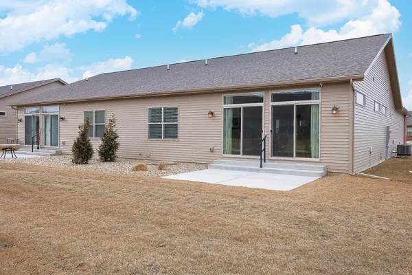 $399,900 | 1906 Dunraven Road, Bloomington, IL 61704