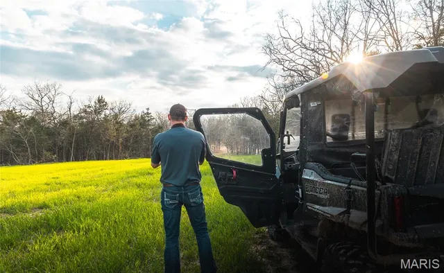 $916,000 | 00 County Road 213, Vienna, MO 65582