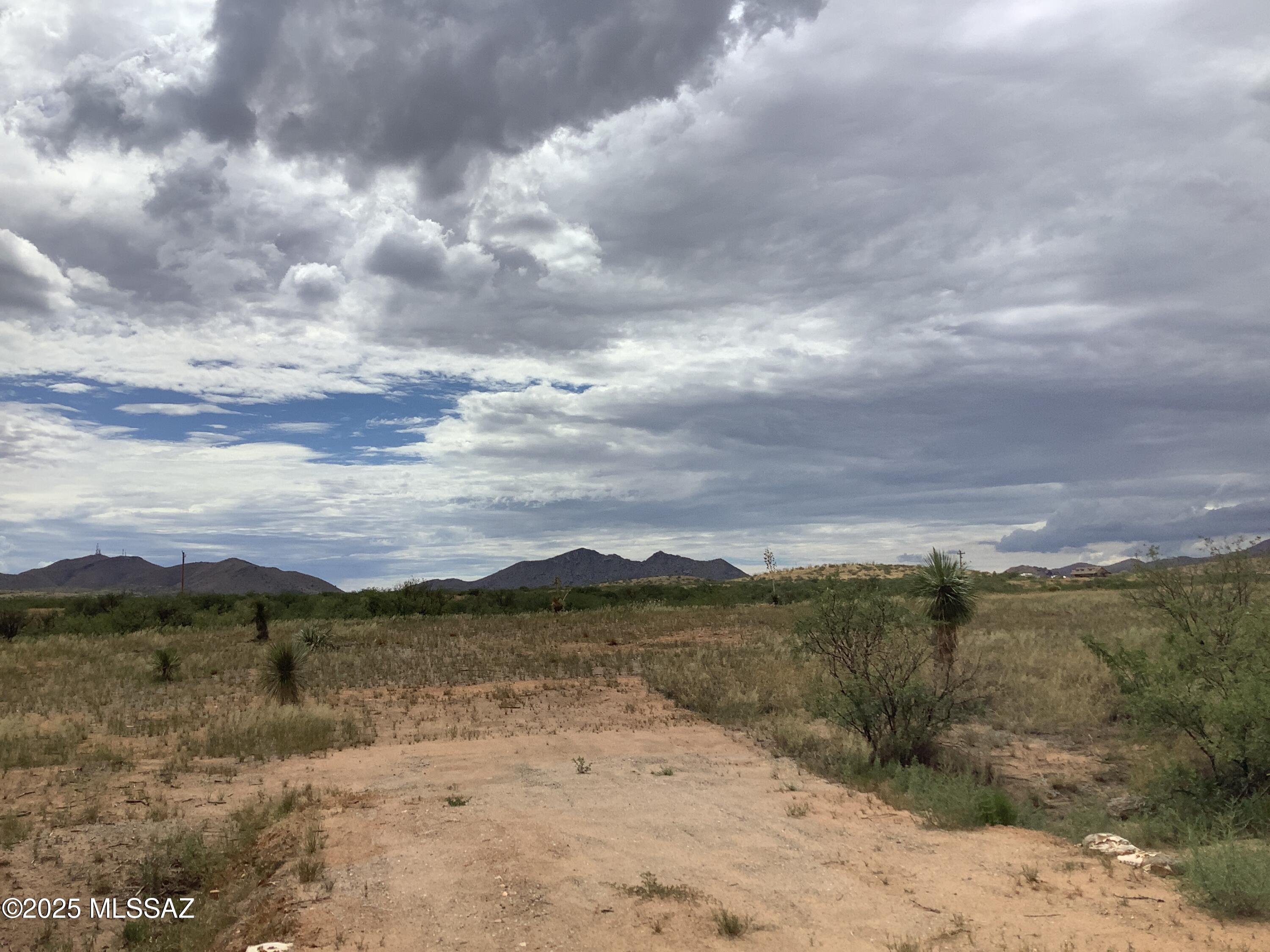 4.00-ac North Johnson Road Dragoon, AZ 85609 - Photo 11 of 31 Driveway
