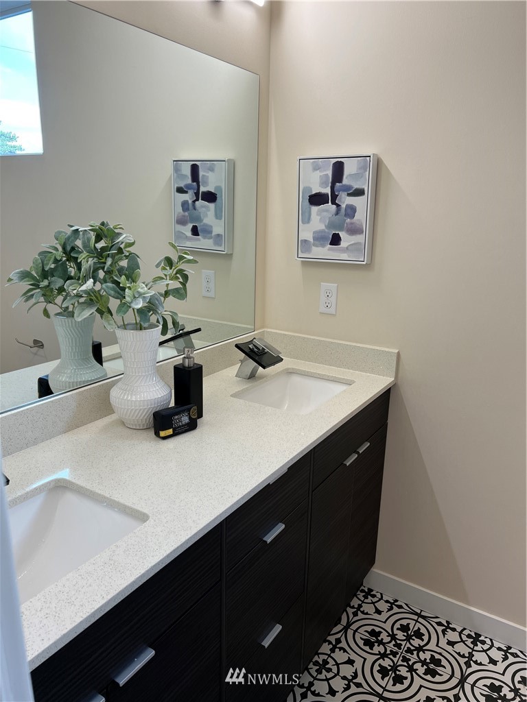 8841 Midvale Avenue North, Unit B Seattle, WA 98103 - Photo 9 of 18 Gallery Image 9