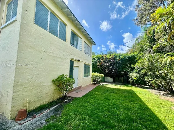 $2,000 | 3712 Anderson Road, Unit 3, Coral Gables, FL 33134