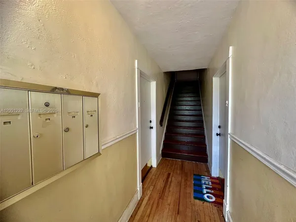 $2,000 | 3712 Anderson Road, Unit 3, Coral Gables, FL 33134