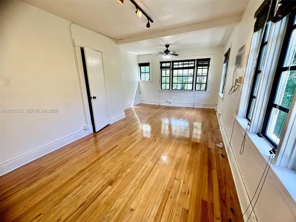 $2,000 | 3712 Anderson Road, Unit 3, Coral Gables, FL 33134