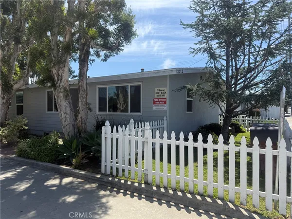 $3,400 | 2212 Placentia Avenue, Unit A, Costa Mesa, CA 92627