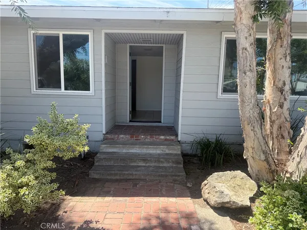 $3,400 | 2212 Placentia Avenue, Unit A, Costa Mesa, CA 92627